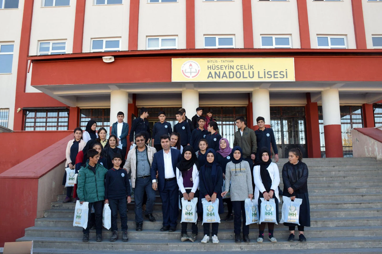 175 bin öğrenciye kitap desteği